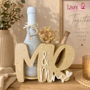 Dekorativer Flaschenhalter/Geldgeschenk „Mr & Mrs“